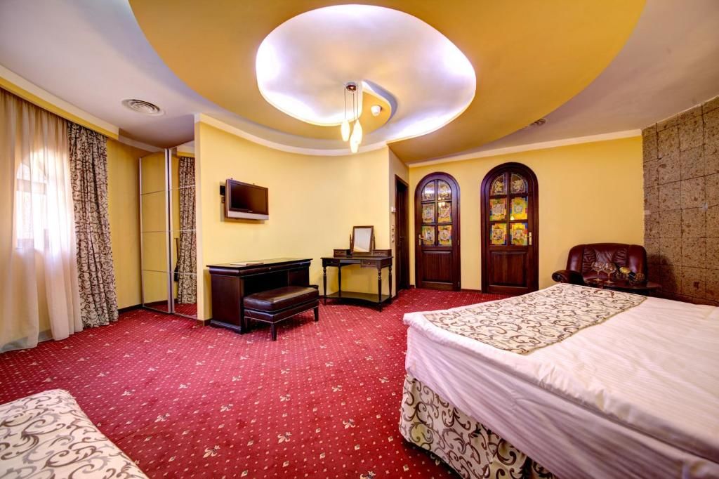 Отель House of Dracula Hotel Пояна-Брашов-67